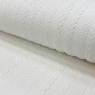 Knitted jacquard Cable white