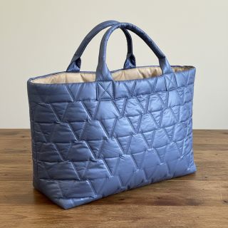 Stepped fabric Triangle jeans