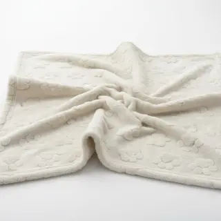 Fleece Paw prints ecru