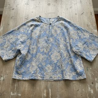 Cotton fabric JEANS EMBROIDERY Bouquet light blue