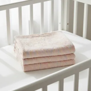 Faux fur with Tule powder