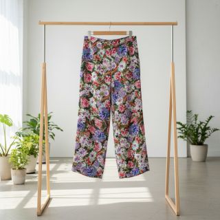 Viscose SATIN Old fashion flowers digital print