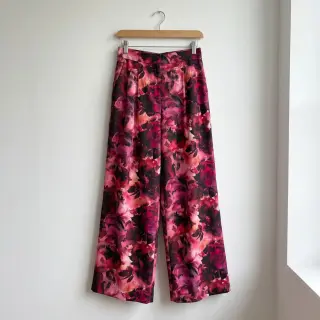 Cotton fabric SATIN Zurie flower digital print