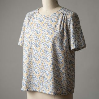 Cotton fabric Fine flowers blue