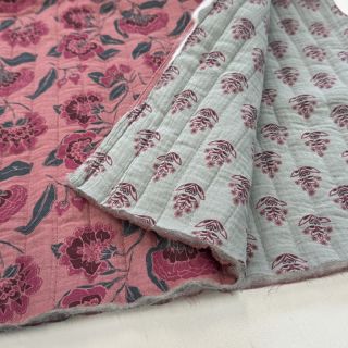 Double gauze/muslin STEPPED Flowers mauve