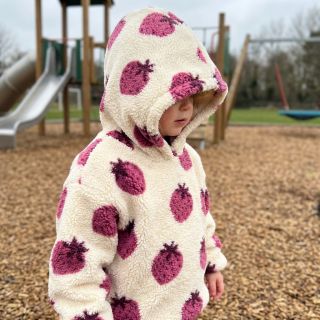 Coat fabric TEDDY JACQUARD Strawberries