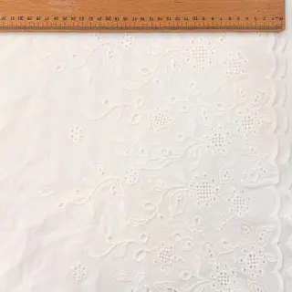 Cotton fabric VOILE EMBROIDERY ONE-SIDE BORDER white