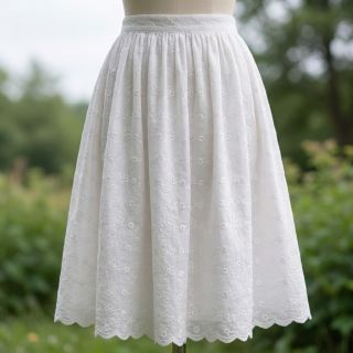 Cotton fabric EMBROIDERY TWO-SIDE SCALLOP Verena white