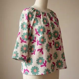 Double gauze/muslin Flowers green by JENNIFER BOURON ORGANIC
