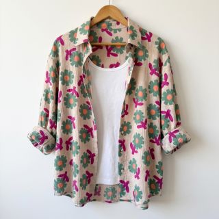 Double gauze/muslin Flowers green by JENNIFER BOURON ORGANIC