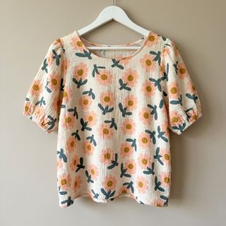 Double gauze/muslin Flowers peach by JENNIFER BOURON ORGANIC