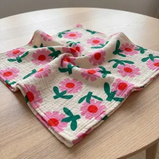 Double gauze/muslin Flowers natural/pink by JENNIFER BOURON ORGANIC