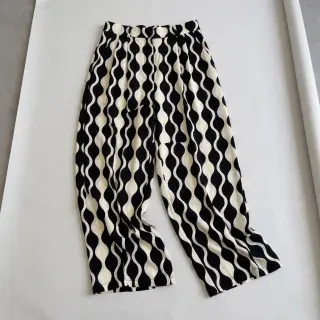 Viscose ECOVERO Abstract black ecru