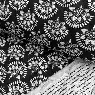 Cotton fabric VOILE STEPPED Bouquet flowers black digital print