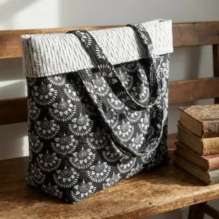 Cotton fabric VOILE STEPPED Bouquet flowers balck digital print