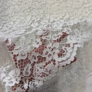 Lace Scallop off white