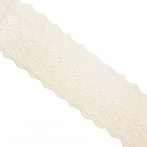 Lace Double flower off white