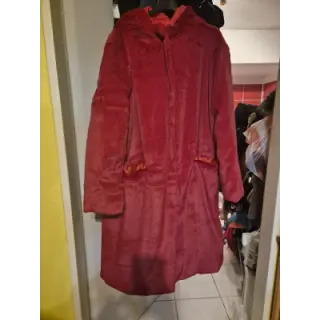 Water-reppellent fabrics red