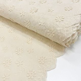 Cotton fabric EMBROIDERY Catchy daisy ecru