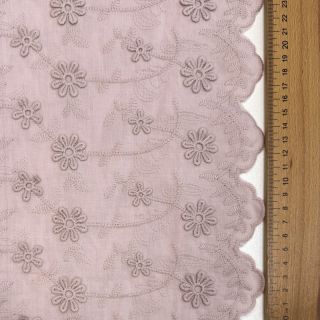 Cotton fabric EMBROIDERY Catchy daisy rose