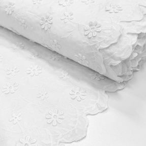 Cotton fabric EMBROIDERY Catchy daisy white