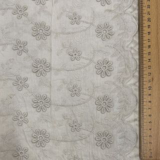 Cotton fabric EMBROIDERY Catchy daisy beige