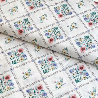Cotton fabric Flowers Tara off white design A digital print