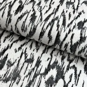 Knitted jacquard Comfy Blurry Ikat grey