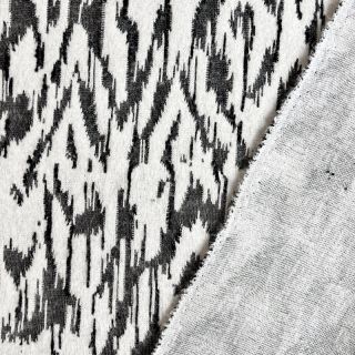 Knitted jacquard Comfy Blurry Ikat grey